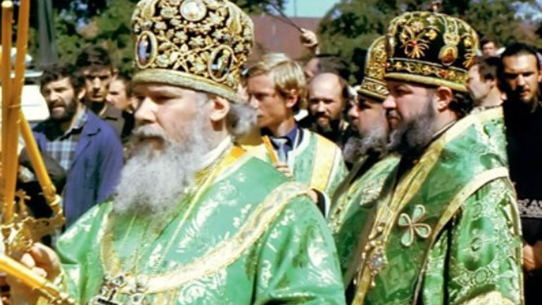 Патріарх Алексій II і митрополит Кирило (справа) - фото 1