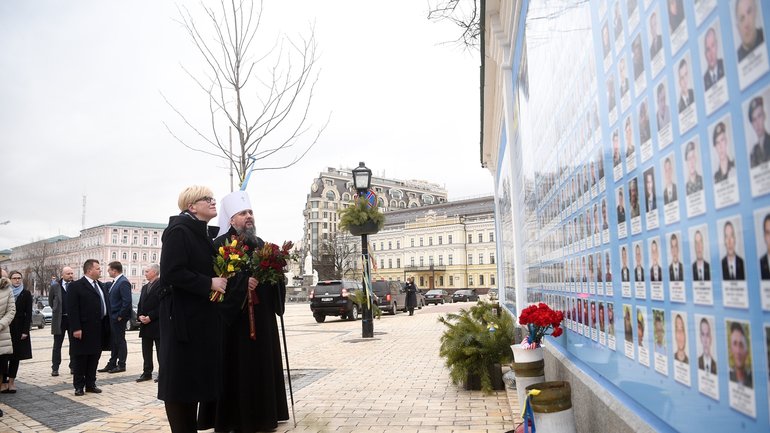 Предстоятель ПЦУ та прем’єр-міністр Литви вшанували пам’ять полеглих українських героїв - фото 1