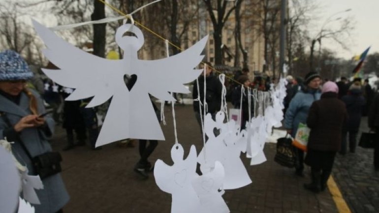 «Ангели пам’яті»: У Києві вшанували Героїв Небесної Сотні - фото 1
