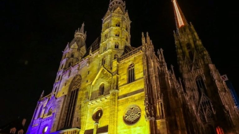 Головний собор Відня засвітився кольорами України - фото 1