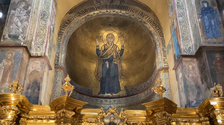 Prayer in Saint Sophia of Kyiv during the war in Ukraine VIDEO - фото 1