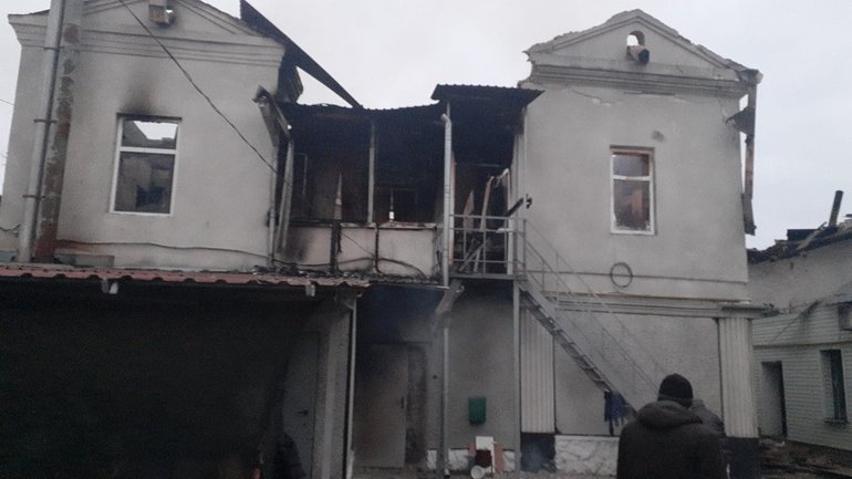 Российские орки разрушили дом молитвы баптистов в Изюме - фото 1