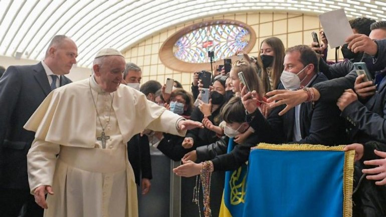 Папа: Иисус, родившийся под бомбежками в Киеве, смилуйся над нами - фото 1