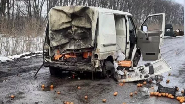 Россияне обстреляли автомобиль католической благотворительной организации. Ранены три человека - фото 1
