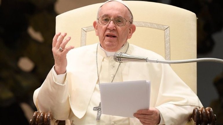 Папа во время всеобщей аудиенции почтил жертвы войны и призвал «перековать оружие в средства мира» - фото 1