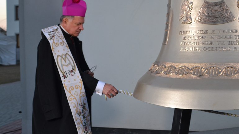 До Львова прибув дзвін “Голос ненароджених” від Папи Франциска - фото 1