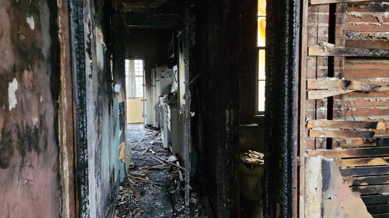 Ukrainian priest, family narrowly escape house fire after arson attack - фото 1