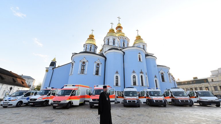 UOC of the USA and the Orthodox Church of Ukraine Dedicate 8 Additional Emergency Vehicles on the Grounds of St. Michael Monastery - фото 1