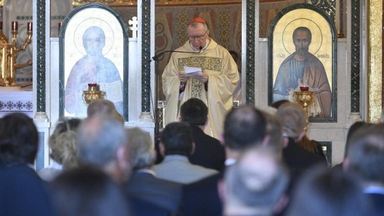 Держсекретар Ватикану у День Європи у храмі УГКЦ в Римі очолив Літургію та молитву за мир в Україні - фото 1