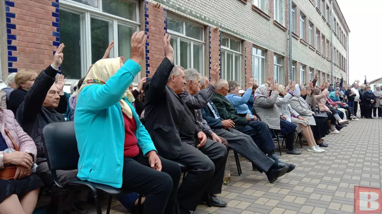 Як голосували на парафії у Хмельницькому - фото 1