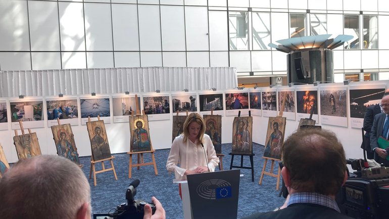 У Європейському Парламенті у Брюсселі представлено серію ікон «Маріуполь Деезіс» - фото 1