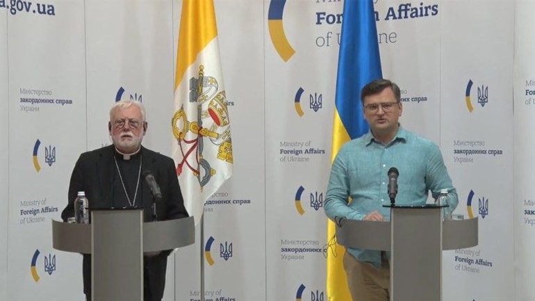 "The Vatican is ready to mediate between Ukraine and Russia, if it is their will," - Archbishop Paul Richard Gallagher - фото 1