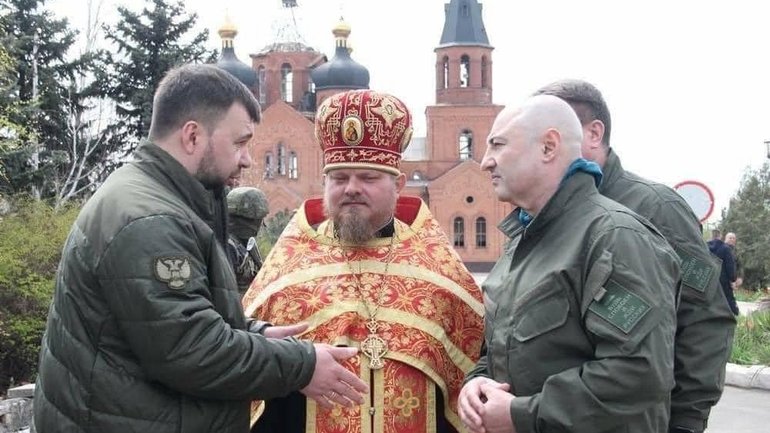 Metropolitan of the OCU shares a photo where a priest of the UOC-MP greets Pushilin and the Russian invaders in Mariupol - фото 1