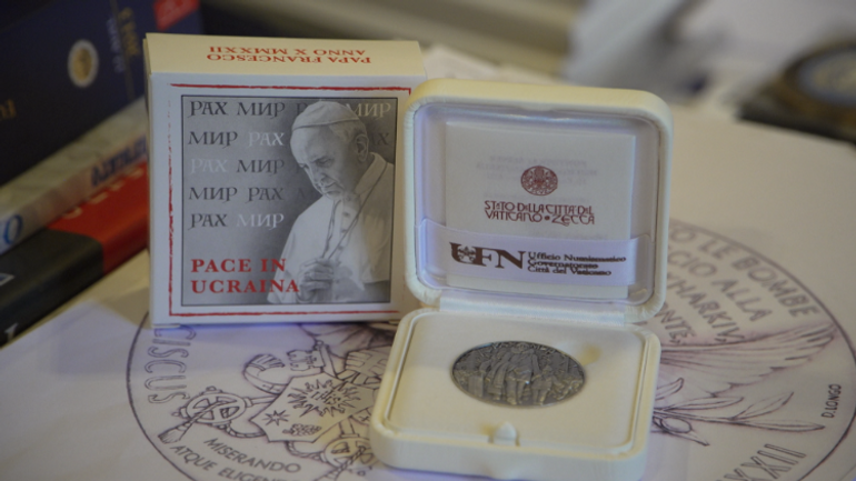 Для ватиканського Монетного двору – медаль про Україну - 
 це безпрецедентна благодійна подія - фото 1