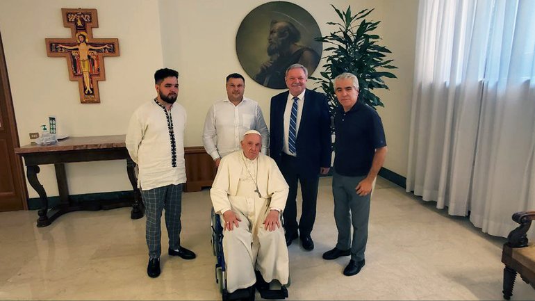 After meeting with Pope Francis - фото 1
