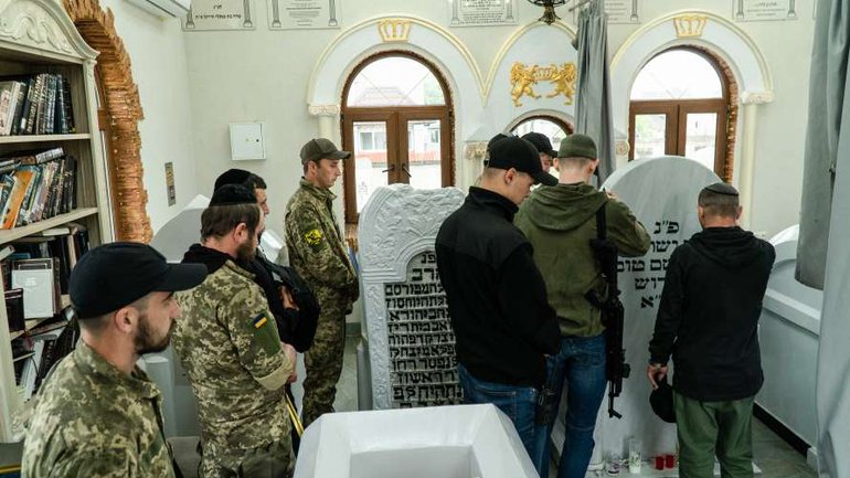 В Меджибоже иудеи, воины ВСУ помолились за победу Украины - фото 1