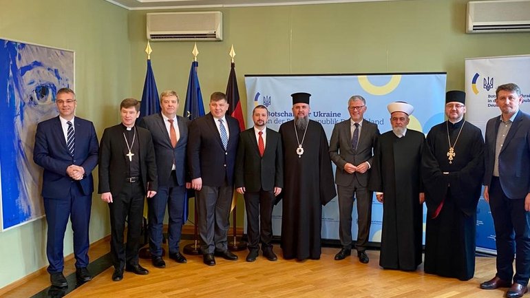 Митрополит Епіфаній бере участь у європейському візиті релігійних діячів України - фото 1