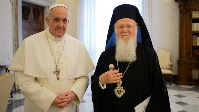 Pope Francis and Ecumenical Patriarch Bartholomew I of Constantinople - фото 1