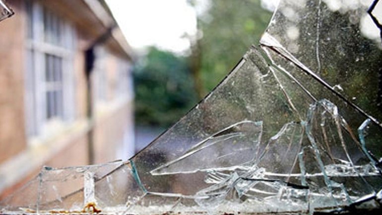 На Вінничині священику УПЦ МП побили вікна - фото 1