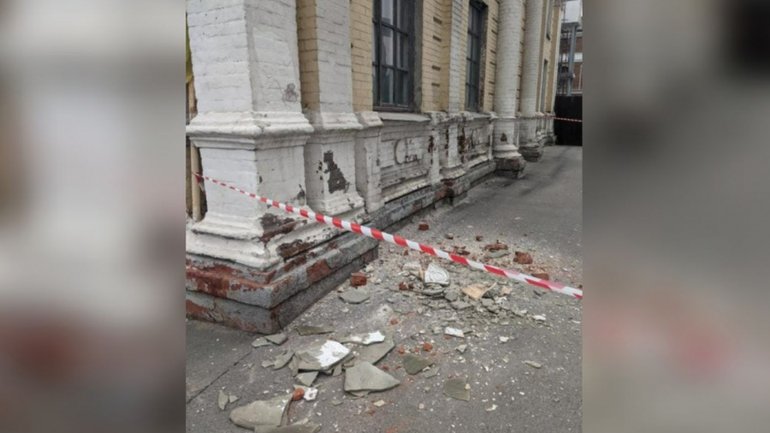 От обстрелов пострадала караимская кенасса в Харькове - фото 1