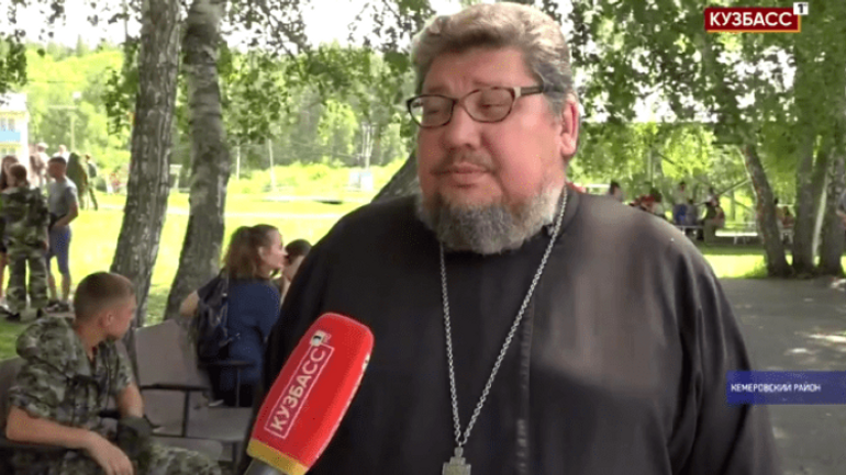 "A righteous cause": Russian clergyman blesses teenagers for murder in Ukraine - фото 1
