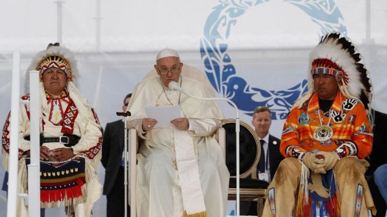 Папа Франциск у Канаді: Церква просить перед Богом прощення за провини своїх дітей - фото 1