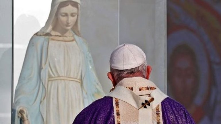 Папа призвал молиться Богородице о мире в Украине - фото 1