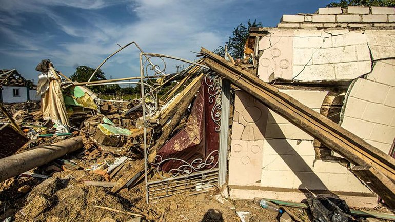Окупанти вранці обстріляли три райони Дніпропетровщини: пошкодили храм  і будинки - фото 1