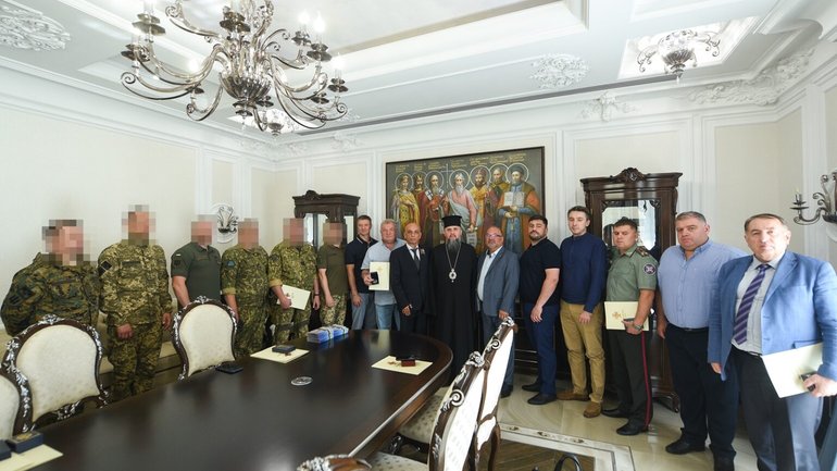 Предстоятель ПЦУ відзначив українських воїнів та благодійників - фото 1