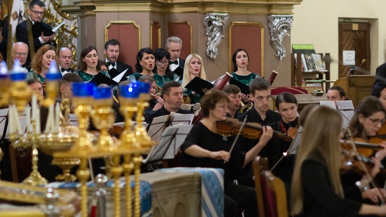 Виконують хорова капела зі Львова і оркестр з Луганська - фото 1