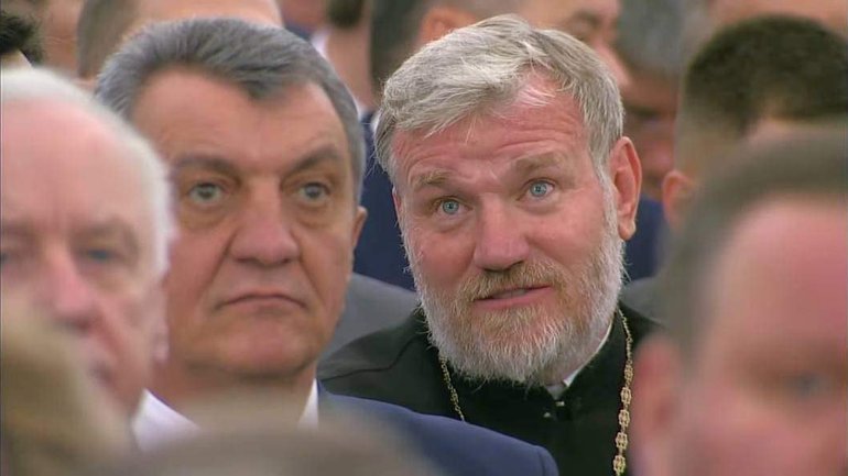 Во время оглашения незаконной аннексии украинских территорий в Кремле присутствовал священник УПЦ МП из Херсона - фото 1
