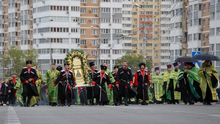 В Новороссийске РПЦ проведет крестный ход в поддержку российских военных - фото 1