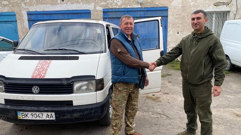 Пастор з Рівненщини віддав особисте авто для військових із ЗСУ - фото 1