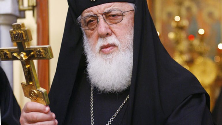 Georgian Patriarch Ilia prays for Georgians who fell in Ukraine - фото 1