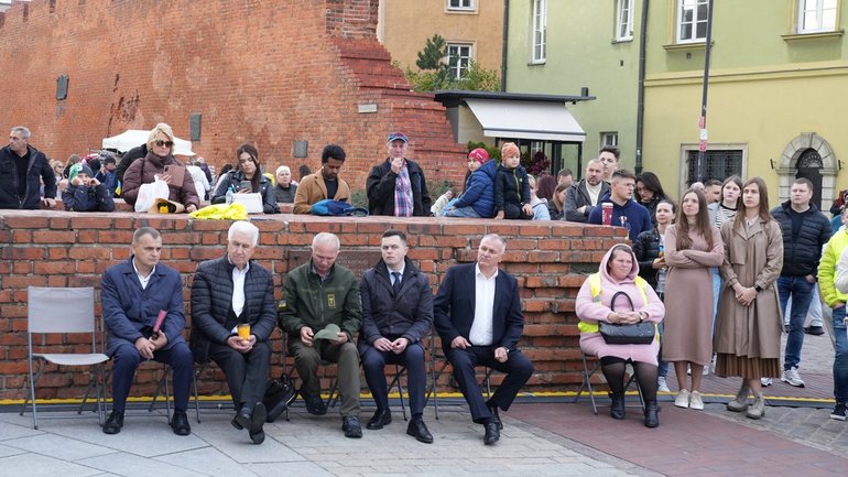 Украинские христиане веры евангельской провели в центре Варшавы масштабное молитвенное собрание - фото 1