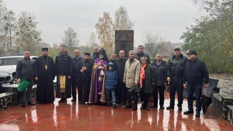У Шепетівці відбулося освячення хачкара за участі посла Вірменії - фото 1
