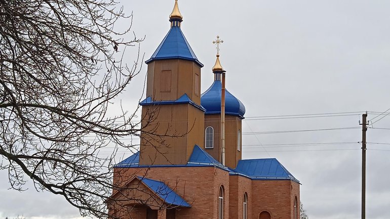 Храм у Лютинську - фото 1