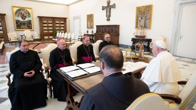 Roman Catholic Bishops told the Pope about the war and invited him to visit Ukraine again - фото 1