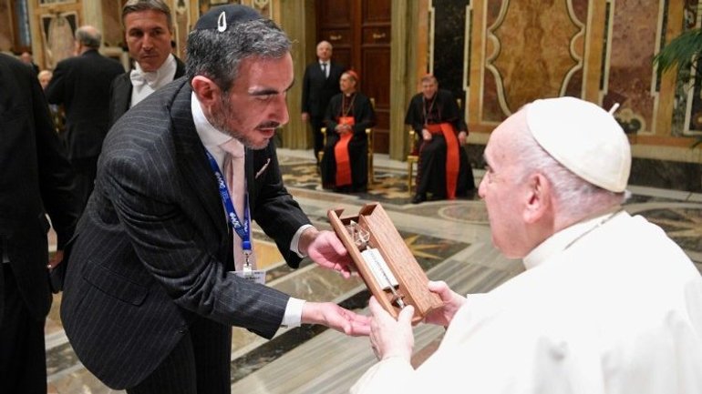 Папа: иудеи и христиане могут вместе проложить путь к миру - фото 1