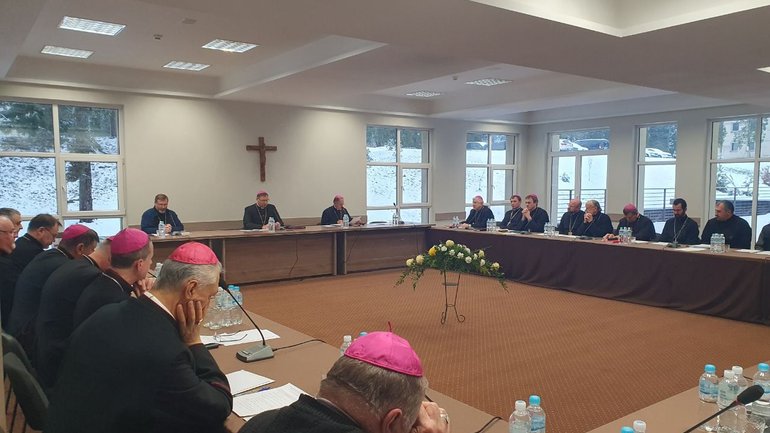 Єпископи РКЦ в Україні оголосили Рік Милосердя - фото 1
