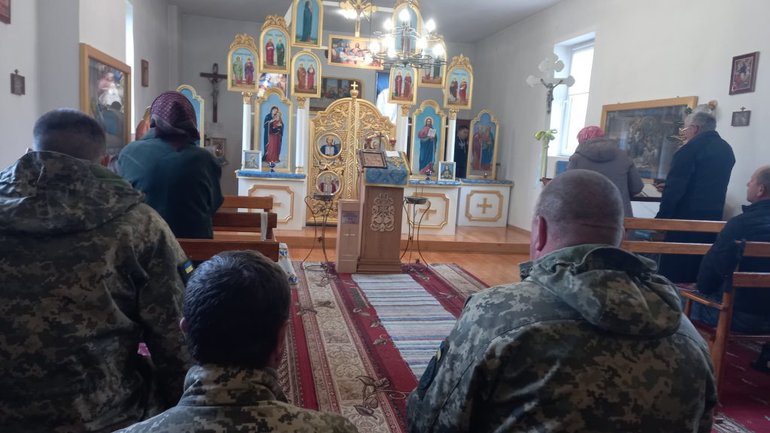 У греко-католицьких церквах Закарпаття промовляють спеціальну молитву за українських воїнів - фото 1