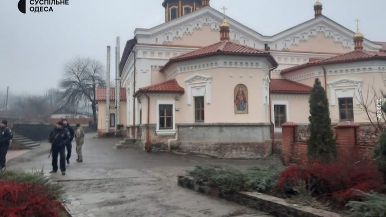 У монастирі на Одещині СБУ знайшла пропагандистські матеріали з РФ та портрет Кирила - фото 1