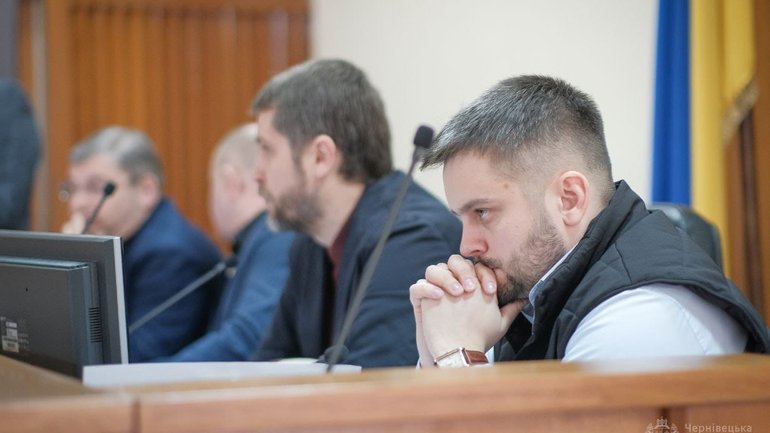 Чернівецька облрада просить керівництво держави заборонити УПЦ МП - фото 1