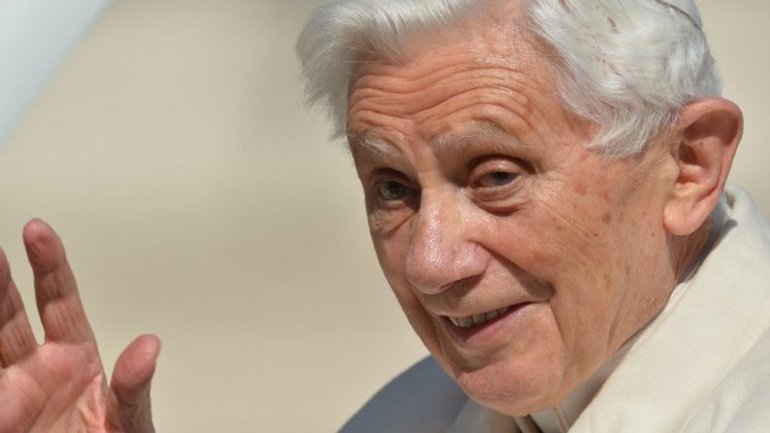 Похорон Бенедикта XVI відбудеться 5 січня. Його очолить Папа Франциск - фото 1