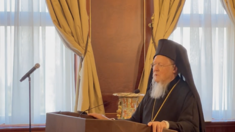 Ecumenical Patriarch: Late Pope Benedict XVI was a great theologian - фото 1