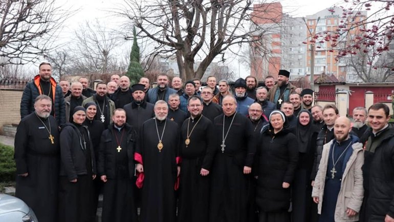 Духовенство Донецького екзархату УГКЦ радилося, як вести служіння у сучасних умовах - фото 1