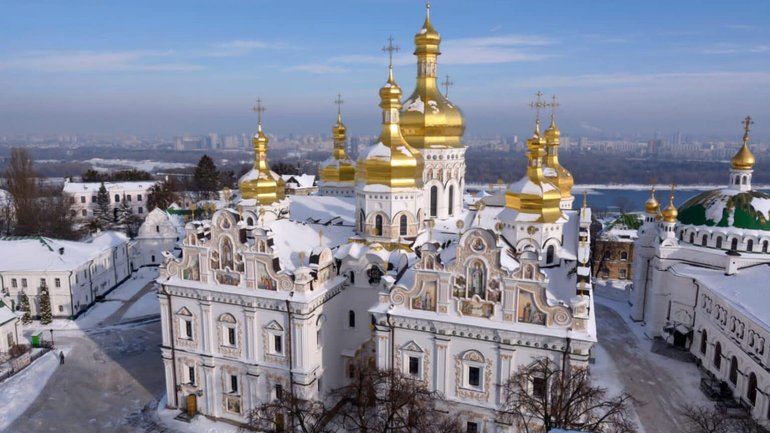 Лавра має бути духовним центром Української Церкви — Порошенко - фото 1