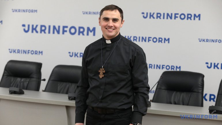 Олександр Богомаз, священник УГКЦ, якого "депортували" з Мелітополя: Коли я йшов «сірою» зоною до своїх, то згадував знакове для себе Різдво - фото 1
