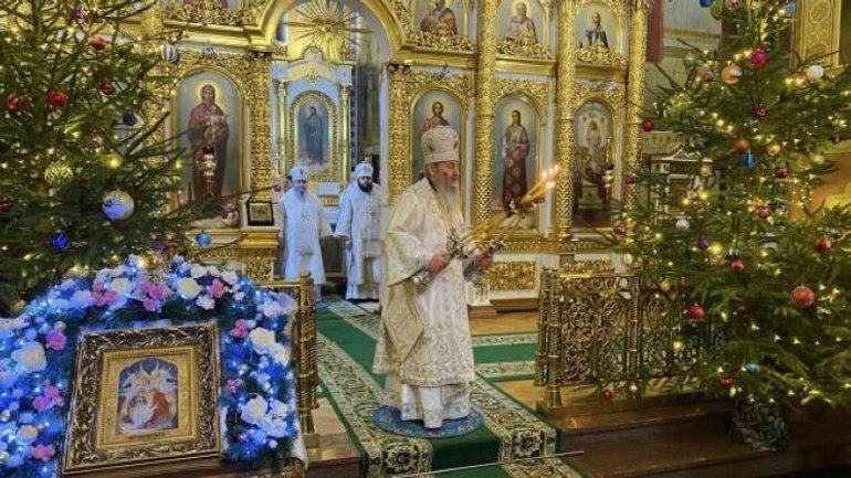 Предстоятель УПЦ МП Онуфрій у Зимненському монастирі молився за "умудрення влади" - фото 1