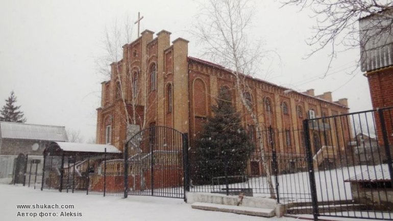 Внаслідок обстрілу у Донецьку пошкоджена церква «Гефсиманія» та недільна школа - фото 1